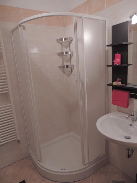 Apartment Alvarium โคบาริด ห้อง รูปภาพ